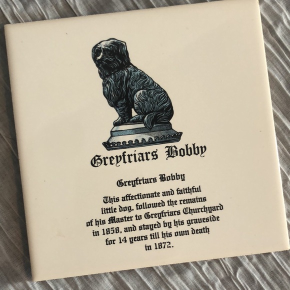 TIMELINE OF LONDON & LONDON TOWER 2 hardcover books & Greenfriars Bobby trivet - Picture 2 of 16